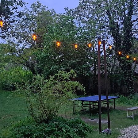 Szentendrei Sziget, Modern Fahaz, Telen Is Szigetmonostor المظهر الخارجي الصورة