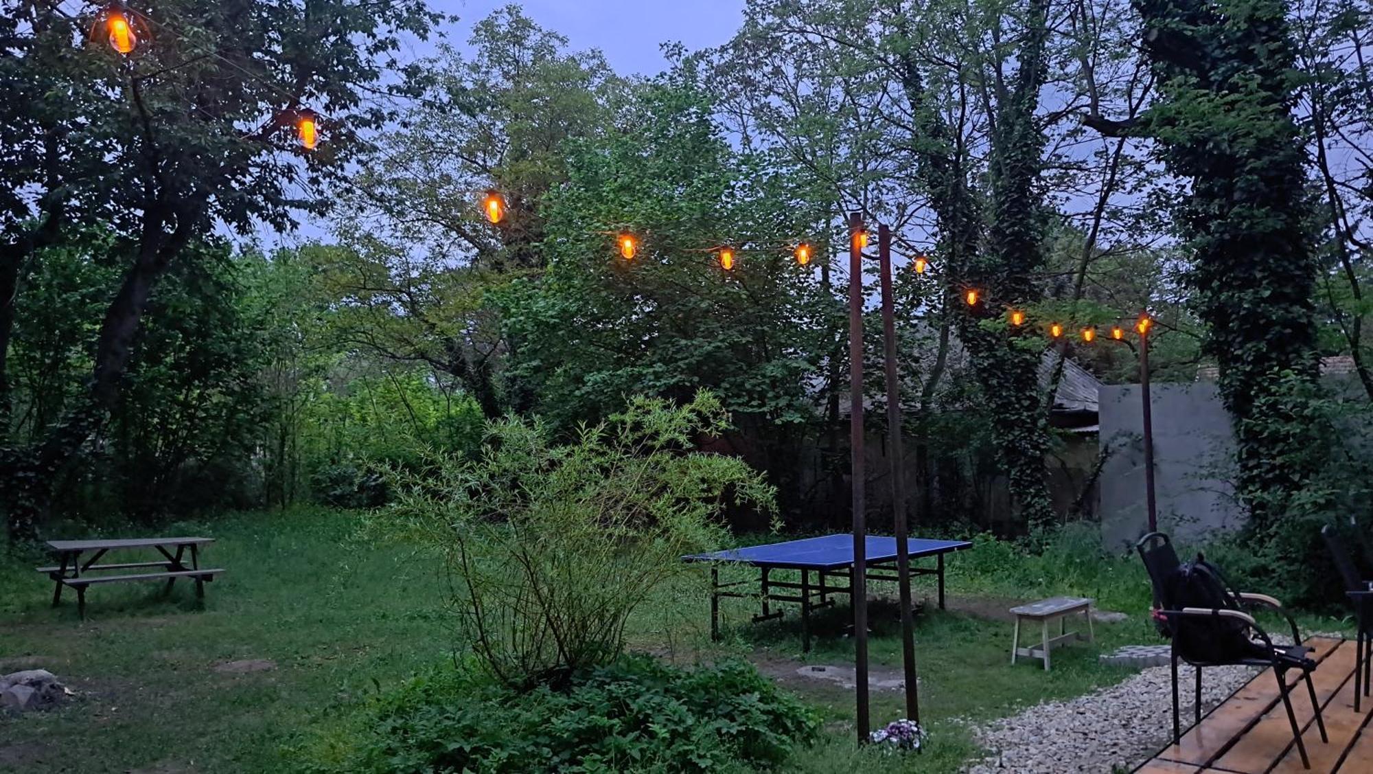 Szentendrei Sziget, Modern Fahaz, Telen Is Szigetmonostor المظهر الخارجي الصورة